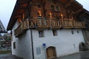 Atypical apartment in a 17th century house